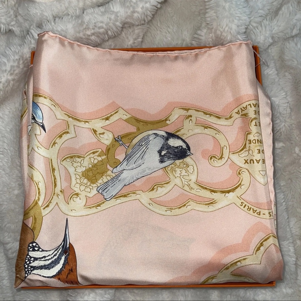 HERMES Scarf Carre 90 "Oiseaux de L' Inde et de L' Himalaya" 100% Silk Vintage - Picture 3 of 9
